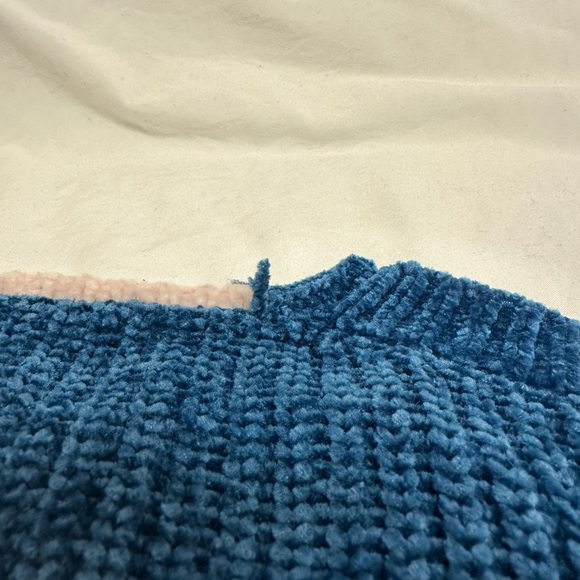 Forever 21 Sweater - Picture 8 of 8